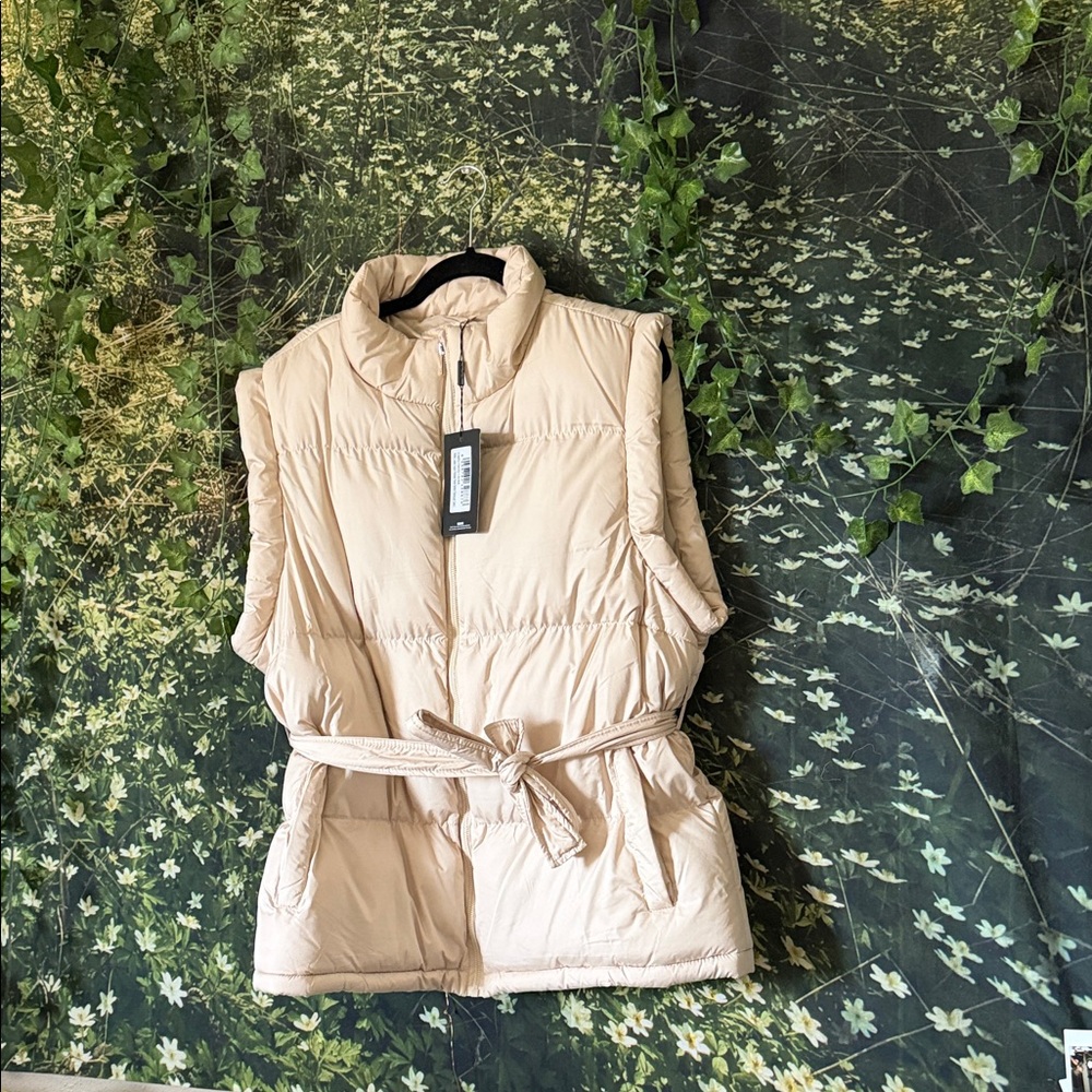 PrettyLittleThing Light Beige Quilted Vest